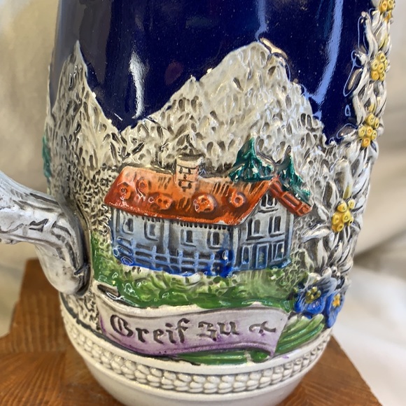 Handmade vintage beer/beir stein w/lid in EC - Picture 9 of 16